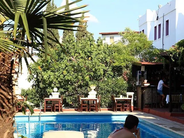 Paloma Hotel Bodrum 2*,